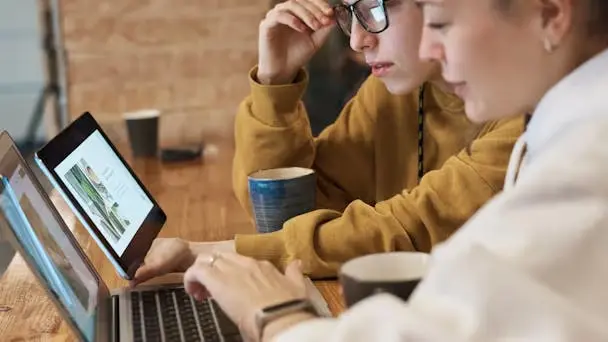 Kitchen running operations with a tablet to manage orders and deliveries